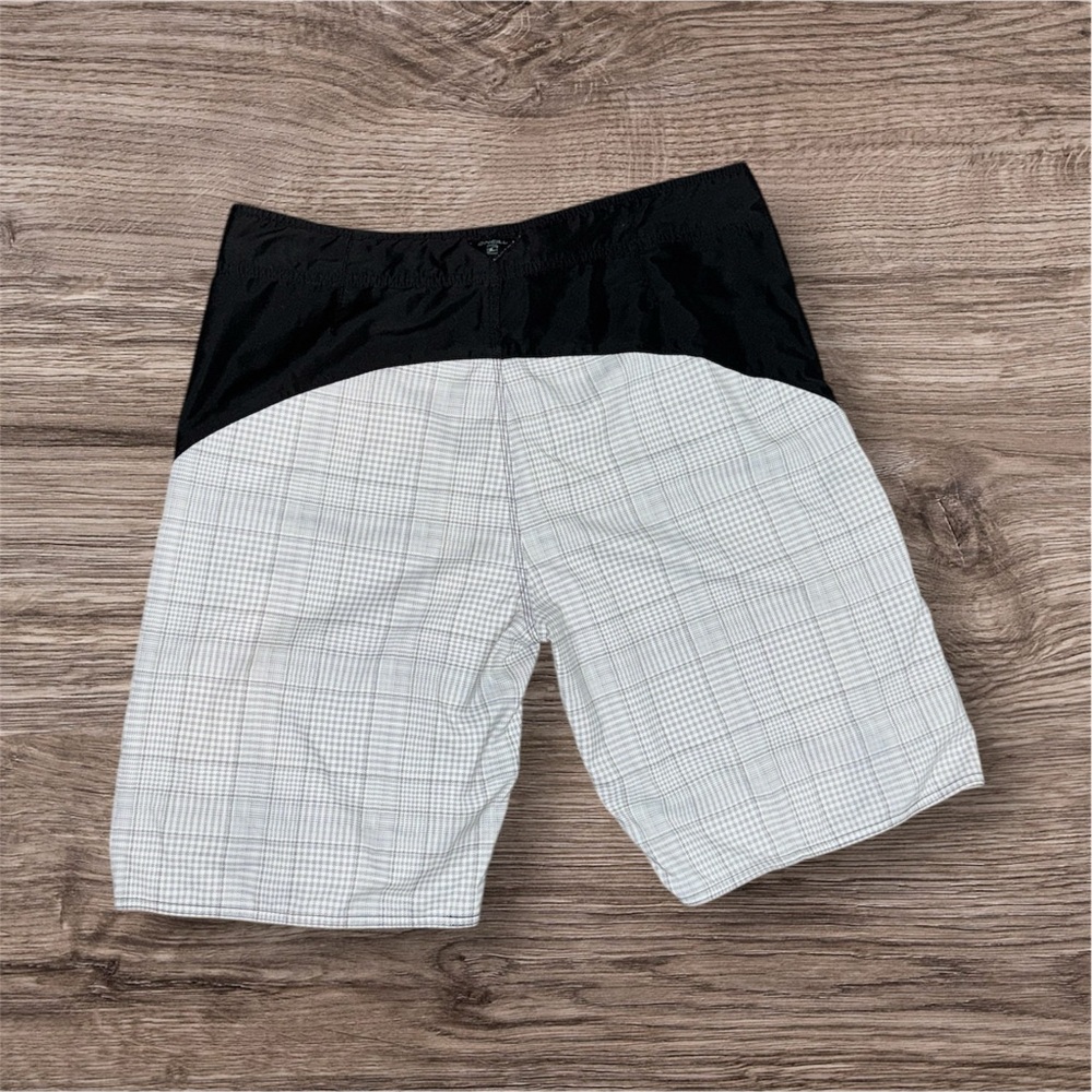 O'Neill Men's Gray and White Houndstooth Board Shorts Swim Trunks - Picture 2 of 4